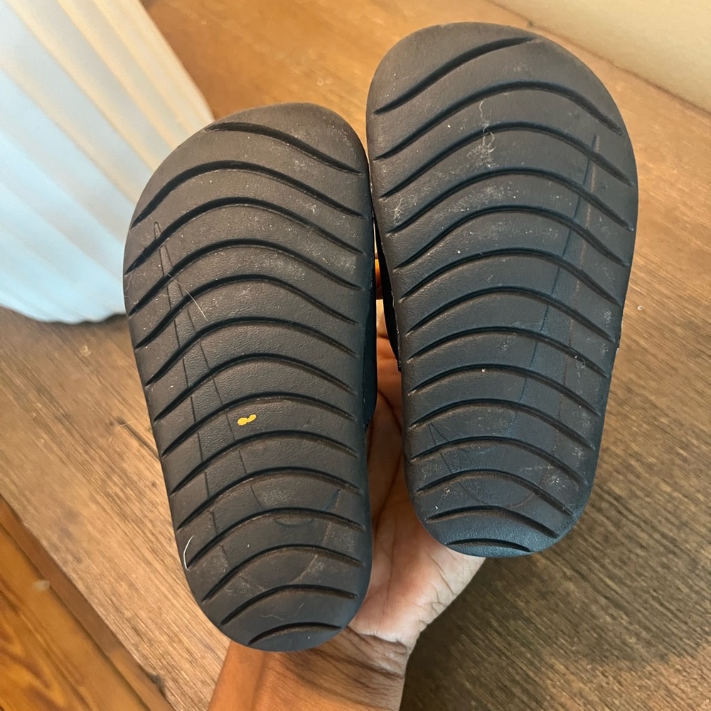Nike Black Slide Sandals - Picture 5 of 6